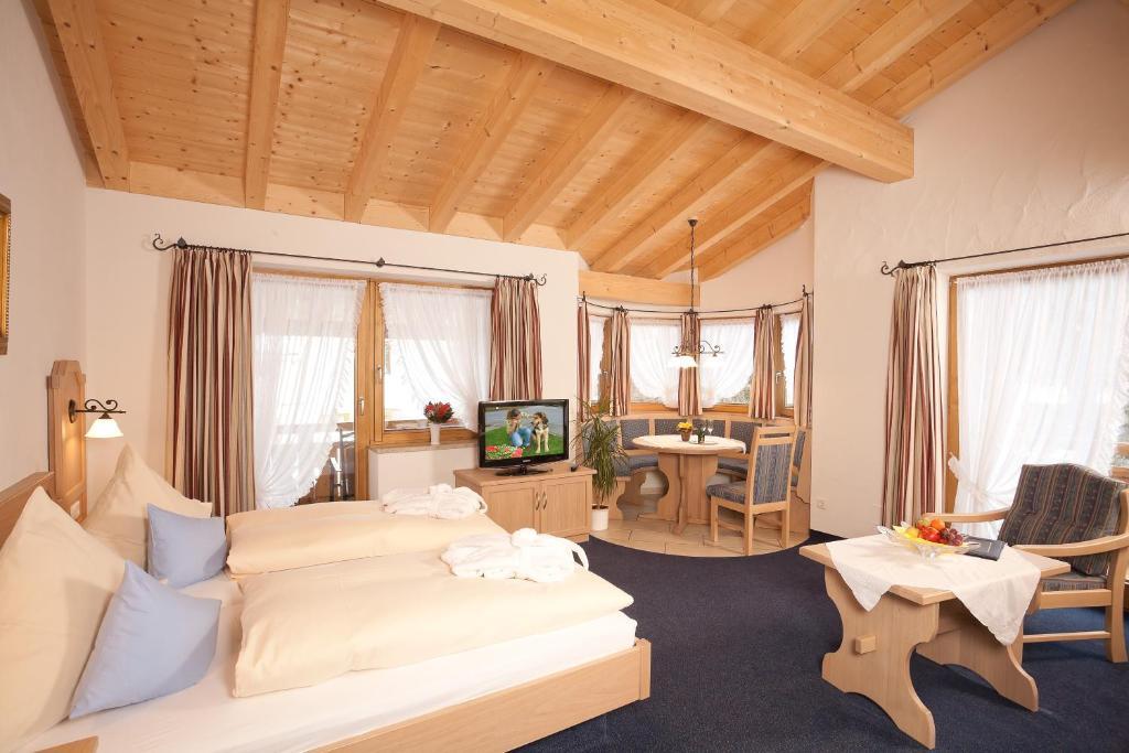 Hotel Landhaus Feldmeier ***S Oberammergau Bilik gambar